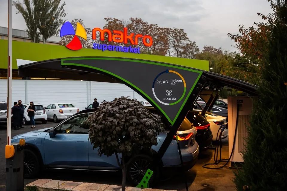 Uzbekistan’s Makro grocery chain to roll out 30 electric vehicle